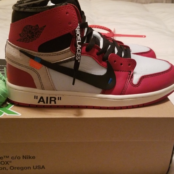 Off White Jordan 1 (Chicago Colorway) - Picture 4 of 8